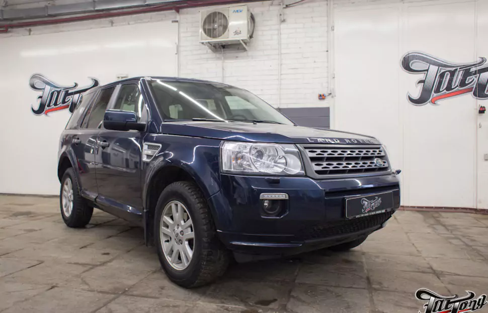 Land Rover Freelander. Установка фирменного подогрева руля и пошив обода руля. Шумоизоляция дверей.