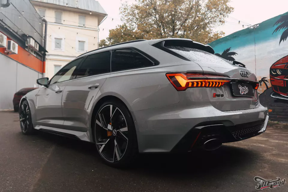 Цветные ремни безопасности, окрас и покрытие керамикой суппортов на Audi RS6, фирменный шиномонтаж на стендах Hunter