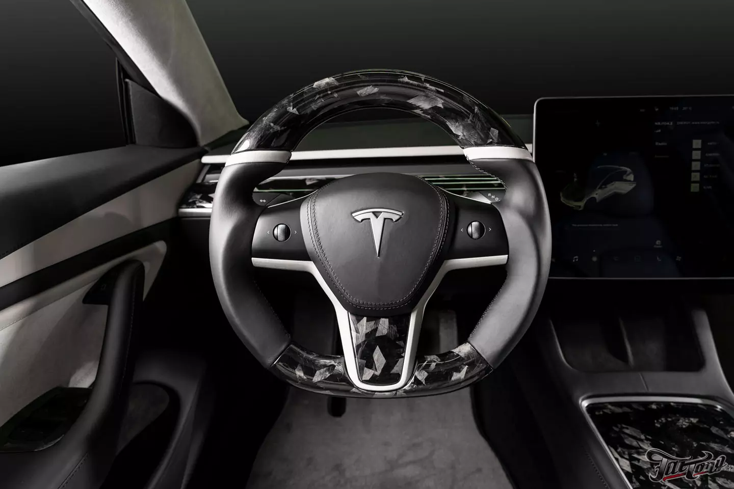 Пошив салона Tesla Model 3