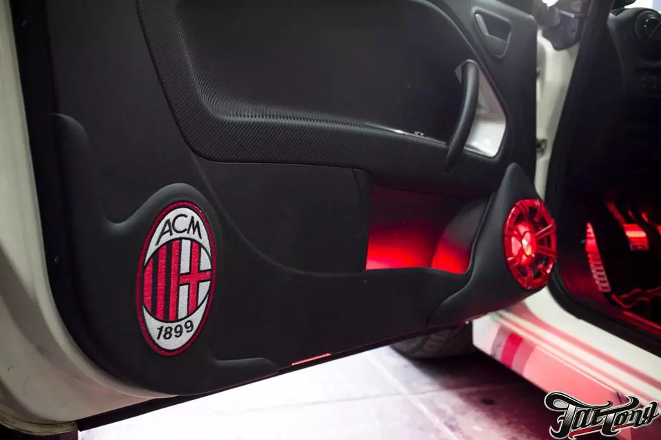 Alfa Romeo Mi.To. Изготовление уникальной аудиосистемы с уникальным сабвуфером.