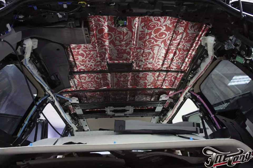 Toyota LandCruiser 200. Шумоизоляция салона класса Люкс.