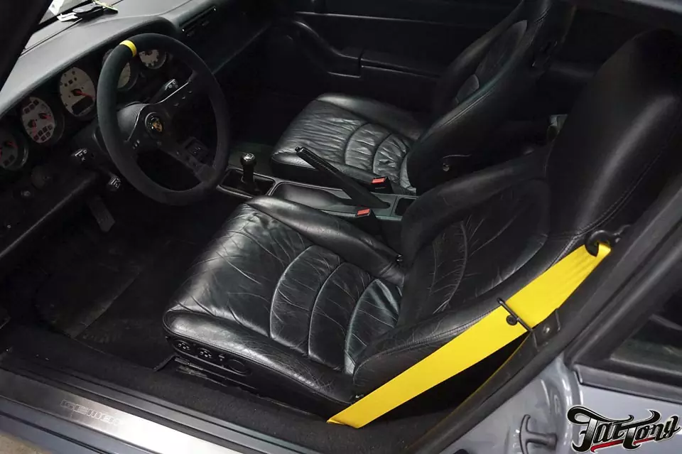 Porsche 911 (993). Установка желтых ремней безопасности. Пошив руля в алькантару.
