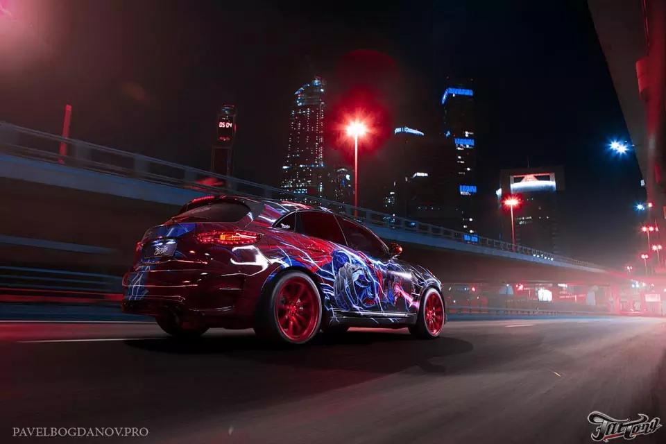 Infiniti FX37. Авторская винилография на тему Batman VS Superman.