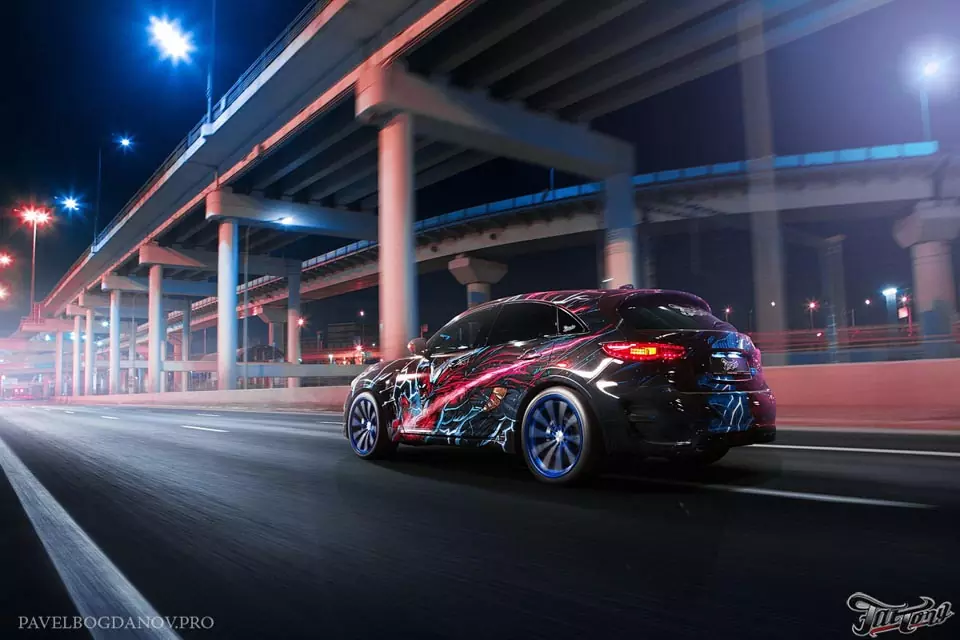 Infiniti FX37. Авторская винилография на тему Batman VS Superman.