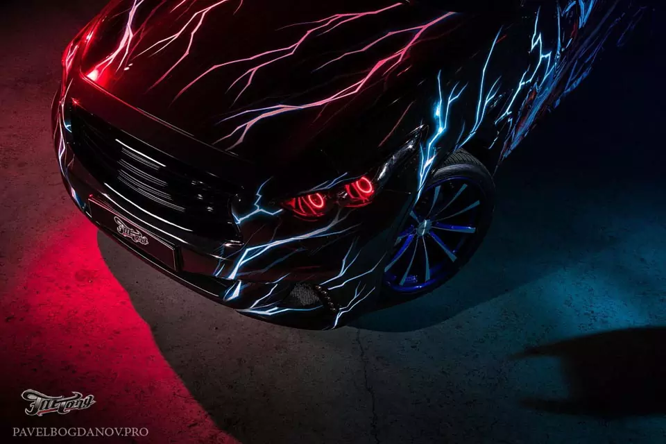 Infiniti FX37. Авторская винилография на тему Batman VS Superman.