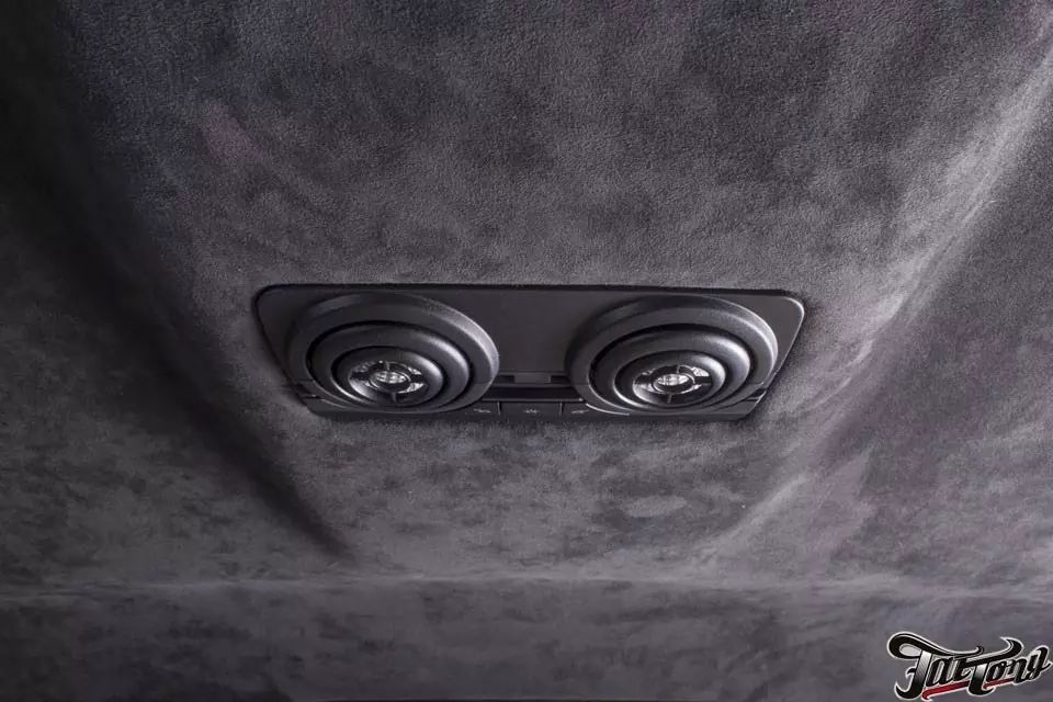 BMW 750 (F01). Пошив потолка, торпедо и дверных обшивок.