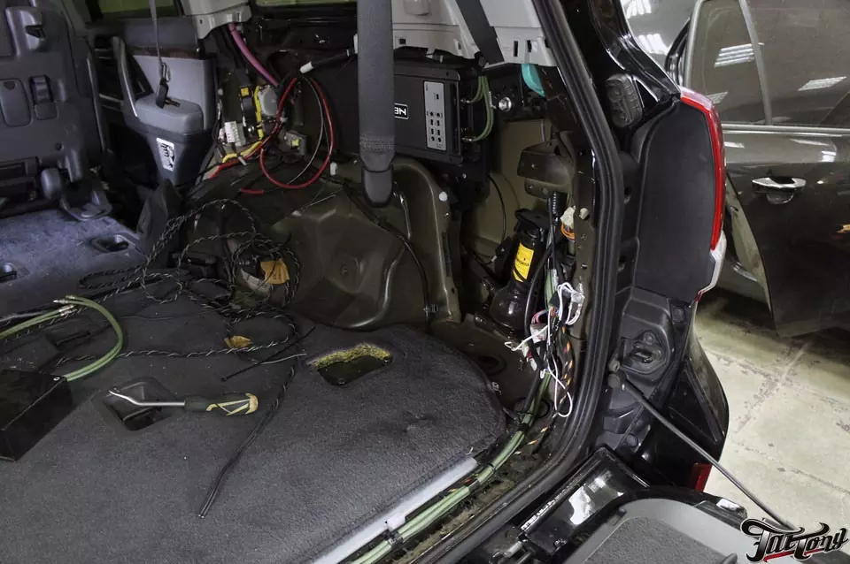 Toyota LandCruiser 200. Замена акустической системы и шумоизоляция дверей.