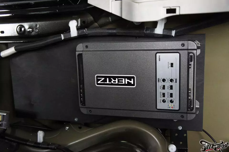 Toyota LandCruiser 200. Замена акустической системы и шумоизоляция дверей.