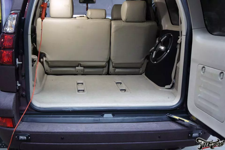 Toyota LandCruiser Prado. Трехполосная акустическая система с изготовлением стелса в багажнике. Part I.