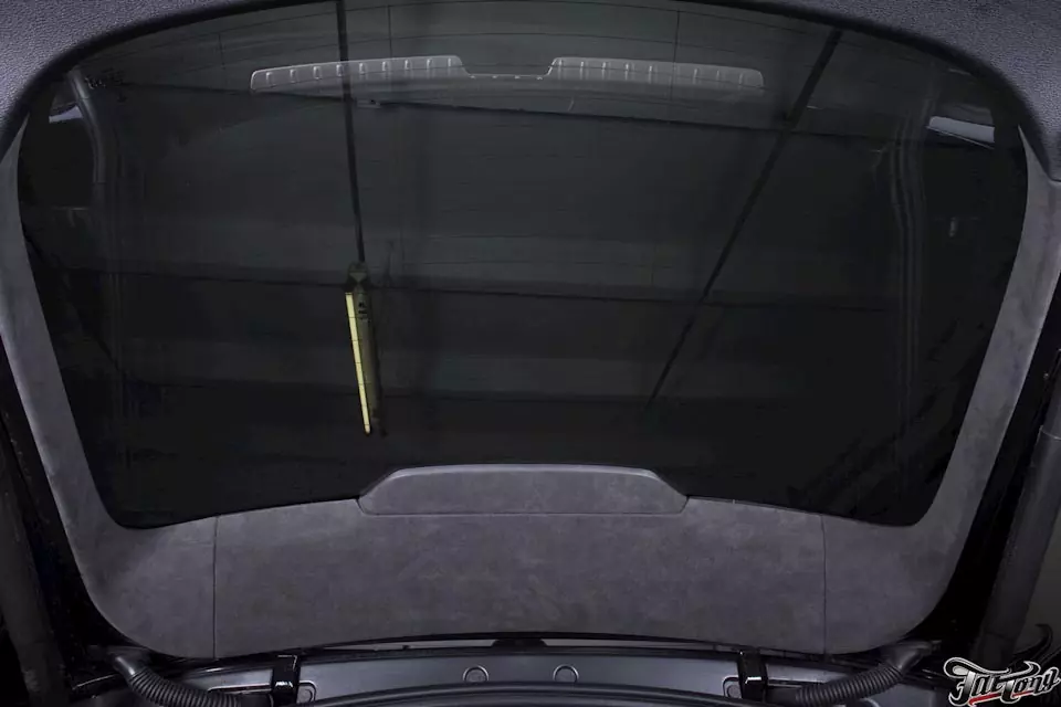 BMW X6 (F16). Пошив потолка в итальянскую алькантару цвета антрацит.