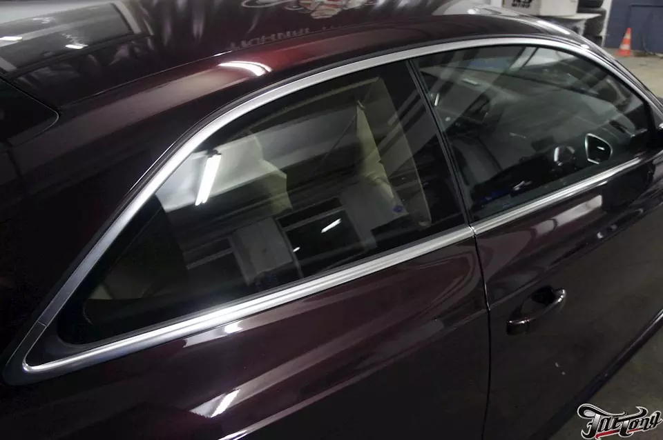 Audi A5. Окрас масок фар в два цвета. Антихром кузова.