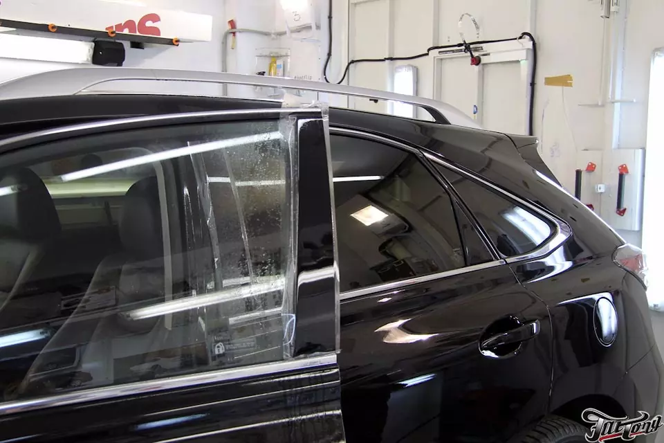 Lexus RX. Антигравийная защита кузова полиуретаном Suntek PPF.