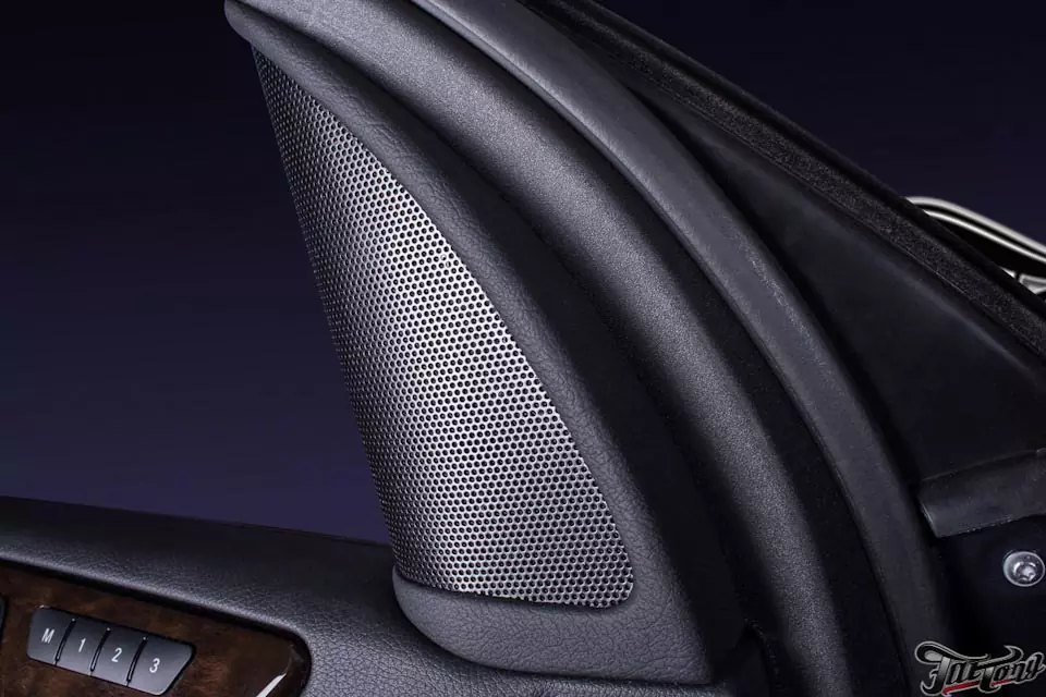 Mercedes GL (w166). Скрытая установка Hi-end системы. Пошив дизайнерского потолка. Part III. Видео.