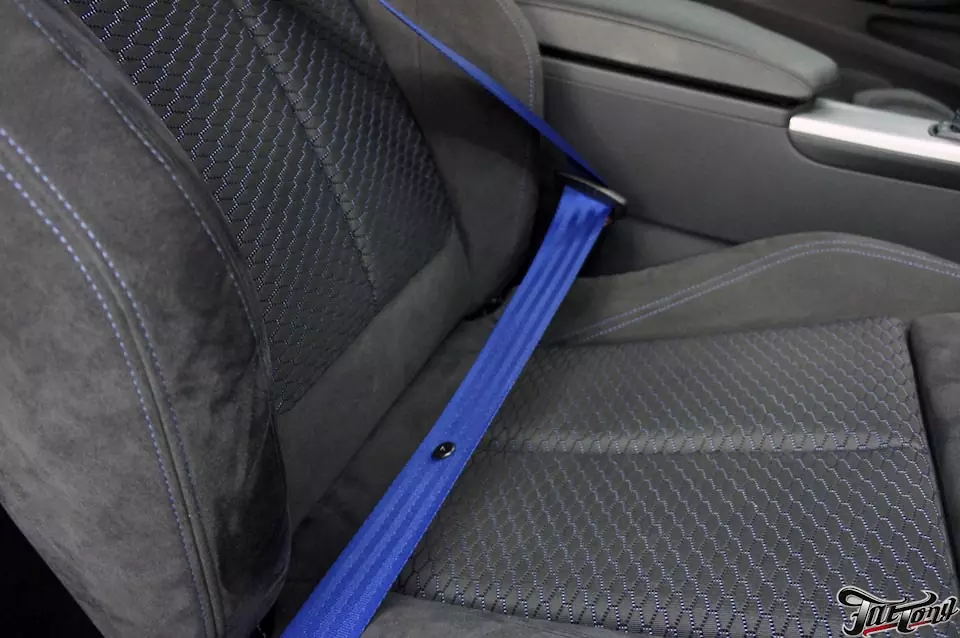 BMW 435i. Установка синих ремней безопасности. Алмазная проточка и порошковый окрас дисков.