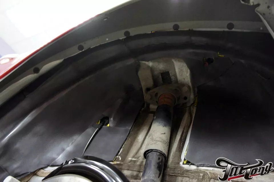 VW New Beetle. Шумоизоляция класса Люкс.