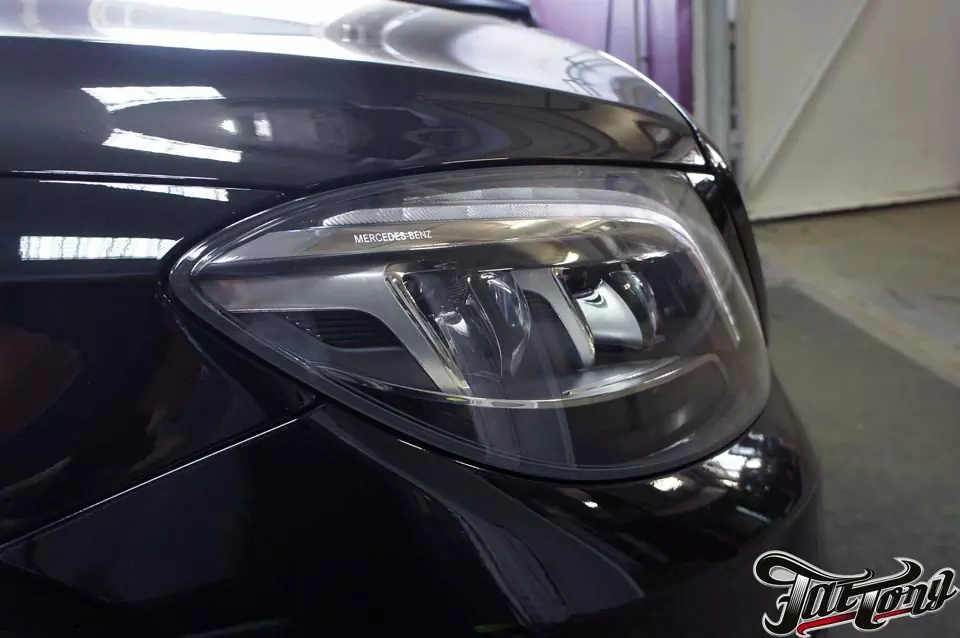Mercedes S63 AMG (w222). Окрас масок фар в черный глянец. Окрас выхлопных насадок.