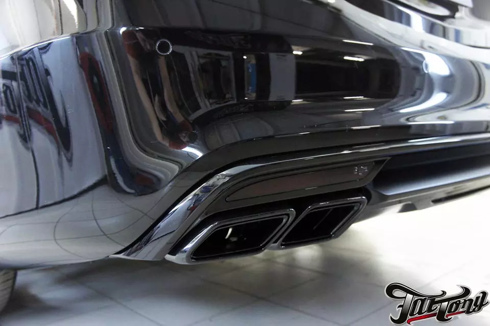 Mercedes S63 AMG (w222). Окрас масок фар в черный глянец. Окрас выхлопных насадок.