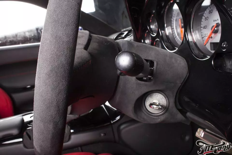 Mazda RX7. Руль, подушка безопасности и не только полностью из Alcantara